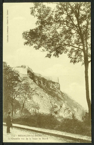La citadelle vue de la route de Morre