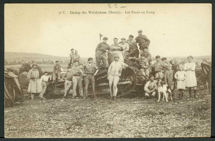 Les tanks au camp