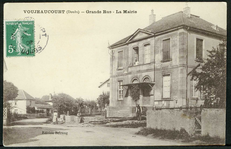 Grande rue, la mairie