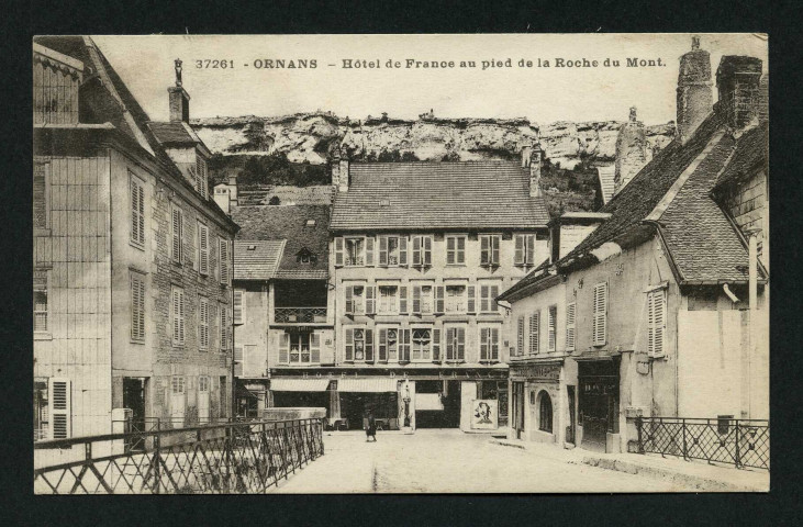 Hôtel de France au pied de la Roche du Mont