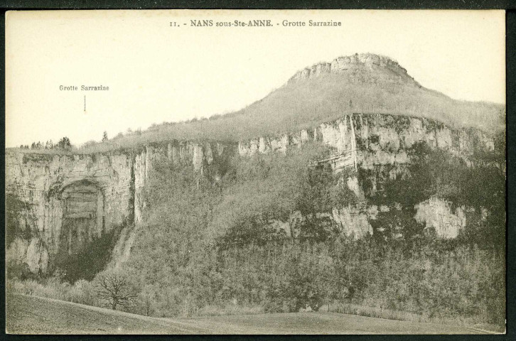 Vue panoramique de la grotte Sarrazine