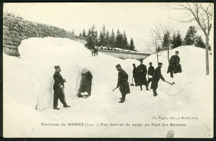 Une corvée de neige au fort des Rousses