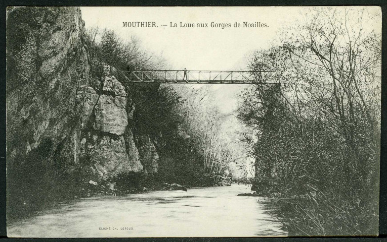 Passerelle du T.C.F., conduisant à la grotte de Beaumarchais