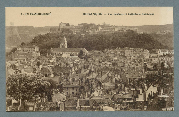 Vue générale et cathédrale Saint-Jean