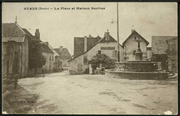 La place et maison Barbier