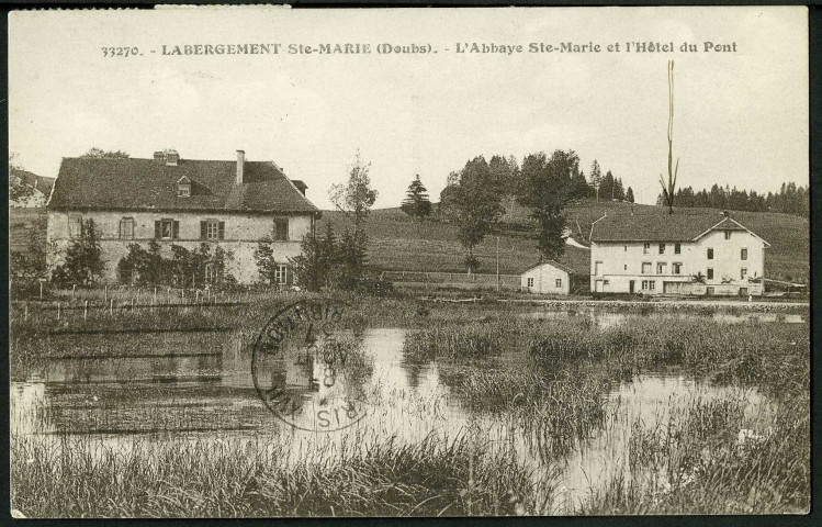 L'abbaye sainte Marie et l'hôtel du Pont