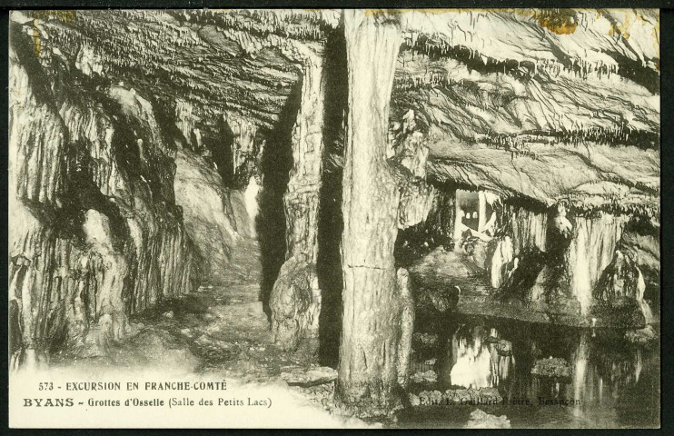 Grotte, salle des petits lacs