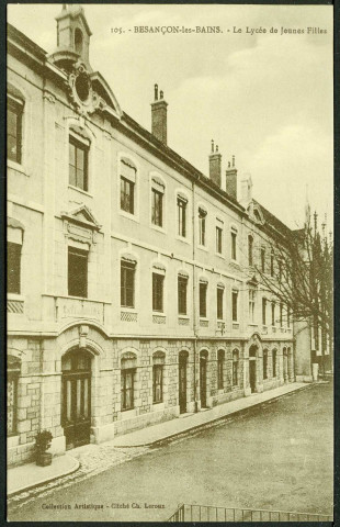 Lycée de jeunes filles, cour intérieur