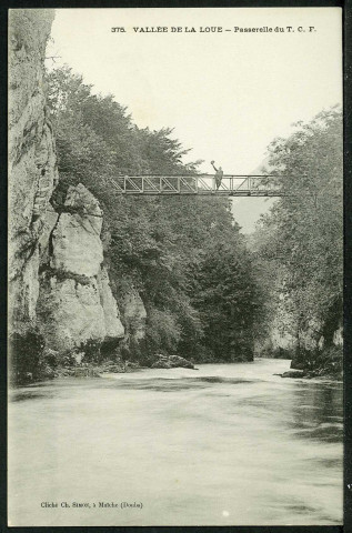 Passerelle du T.C.F., conduisant à la grotte de Beaumarchais