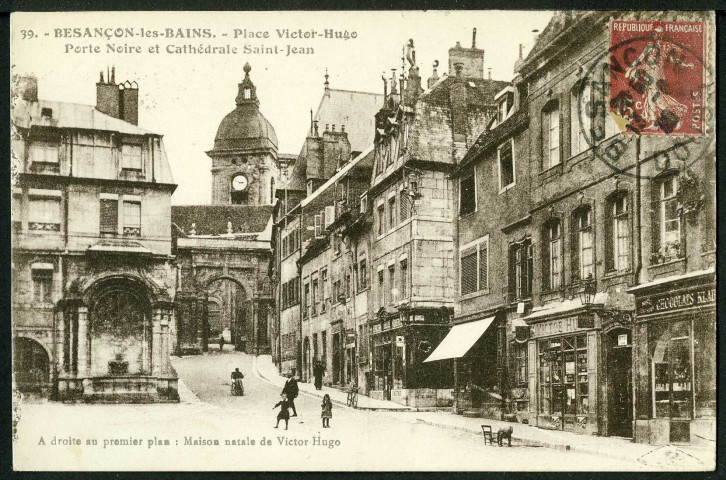 Place Victor Hugo, porte Noire et cathédrale Saint-Jean
