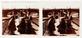Marguerite sur un bateau mouche