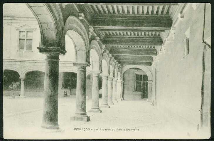 Les arcades du palais Granvelle