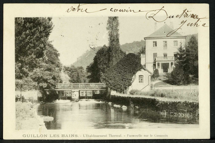 La passerelle dans le parc et le Cusancin
