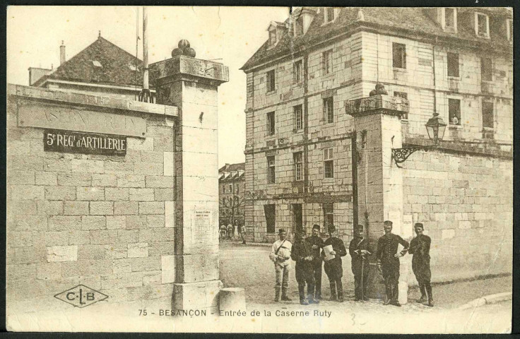 Vue de l'entrée de la caserne Ruty, rue Sarrail