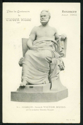 Vue de la statue Victor Hugo
