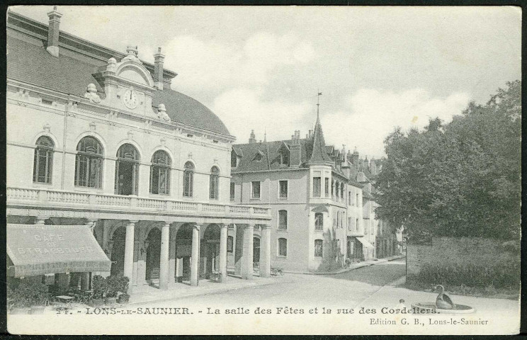 La salle des fêtes et la rue des Cordeliers