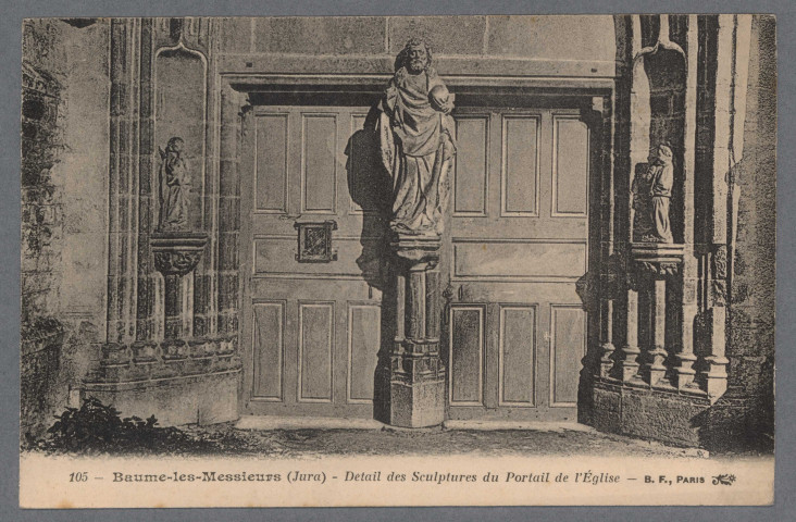 Détail des sculptures du portail de l'église