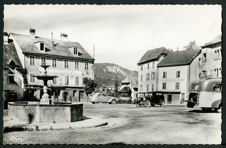La place et la fontaine
