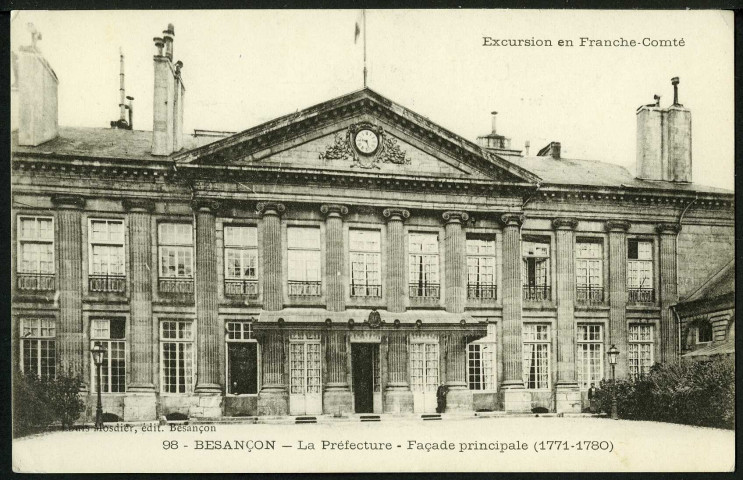Façade principale de la préfecture