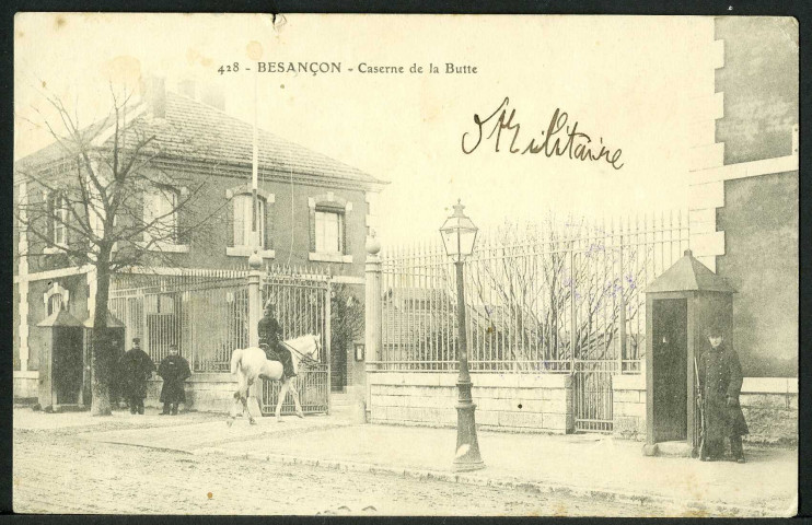 La caserne Brun, entrée