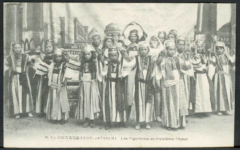 L'église, Athalie et les figurantes au 3e choeur