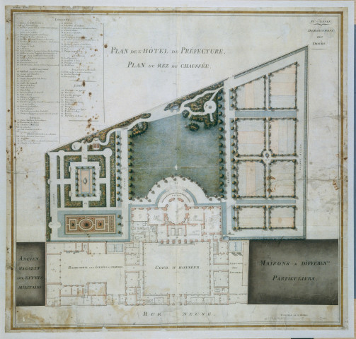 Rez-de-chaussée, cours et jardins