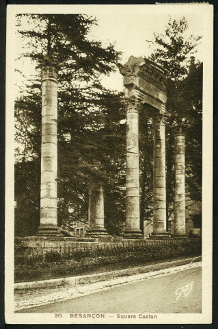Square Castan, colonnade