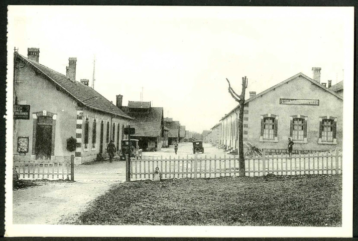 Le camp, cuisine ; foyer ; cantine