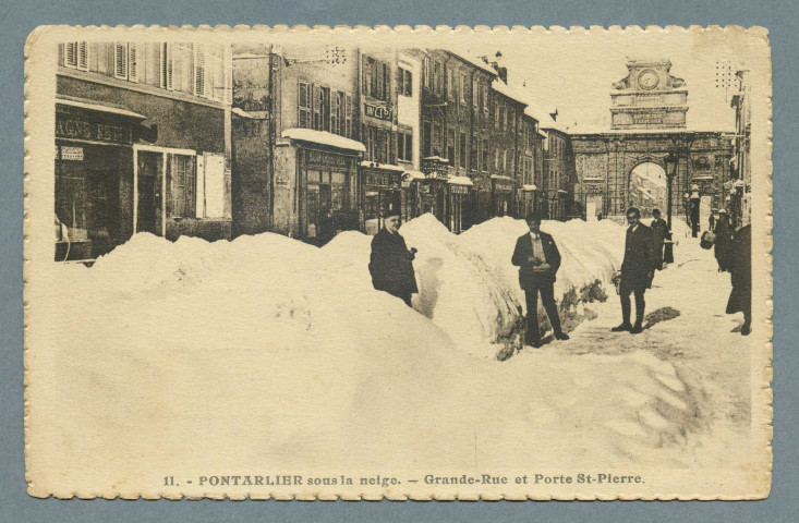 Grande Rue et porte Saint-Pierre. Sous la neige