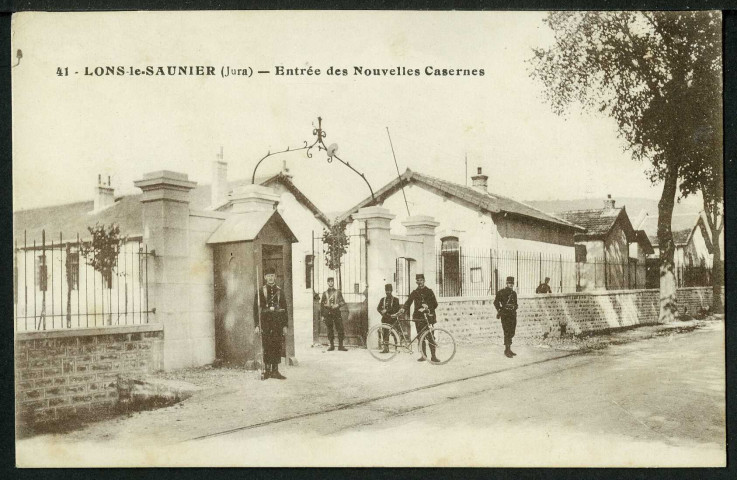 Entrée des nouvelles casernes