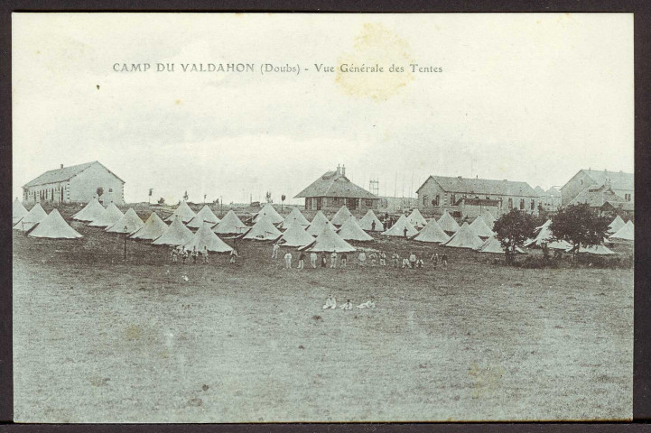 Vue générale des tentes