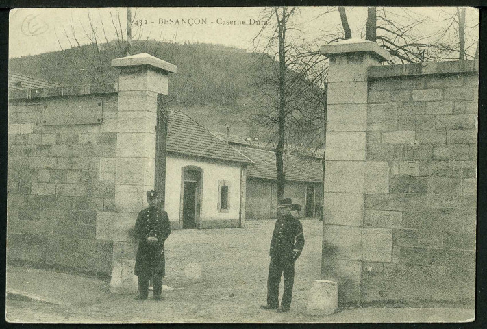 Caserne Duras et Hugo : l'entrée