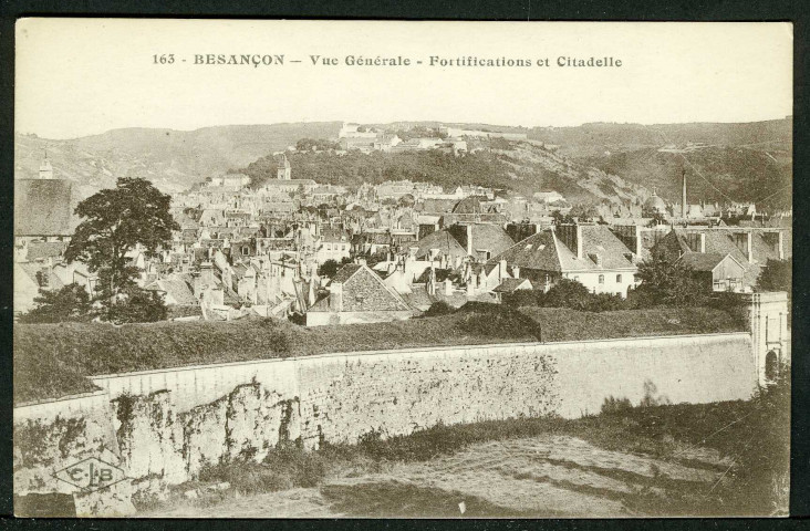 Vue générale, les fortifications et la citadelle