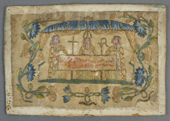 Avec croix et crosse