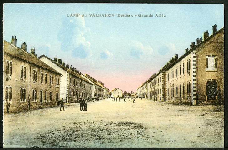 Le camp, grande allée