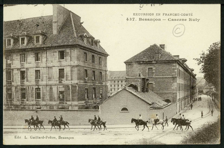 Vue des bâtiments depuis l'avenue Cusenier
