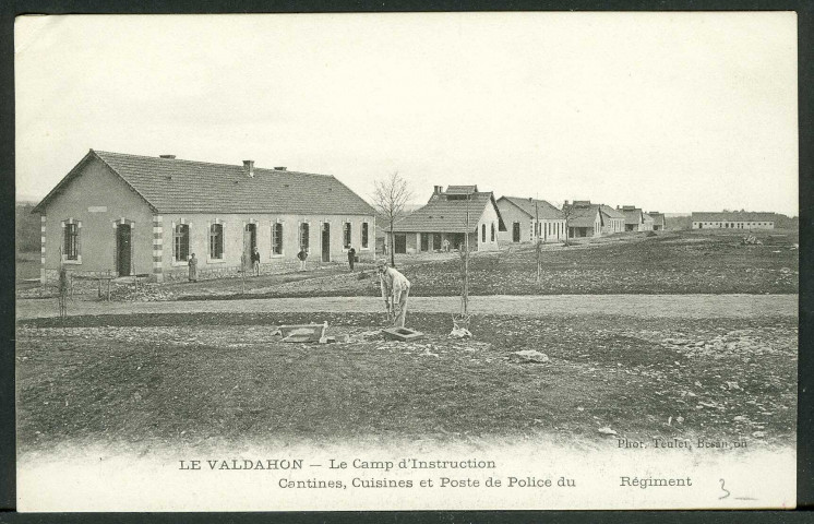Cantine, cuisine et poste de police