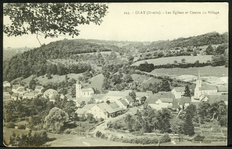 Les églises et le centre du village