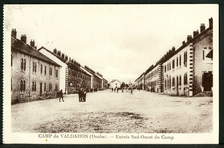 Entrée Sud-Ouest du camp