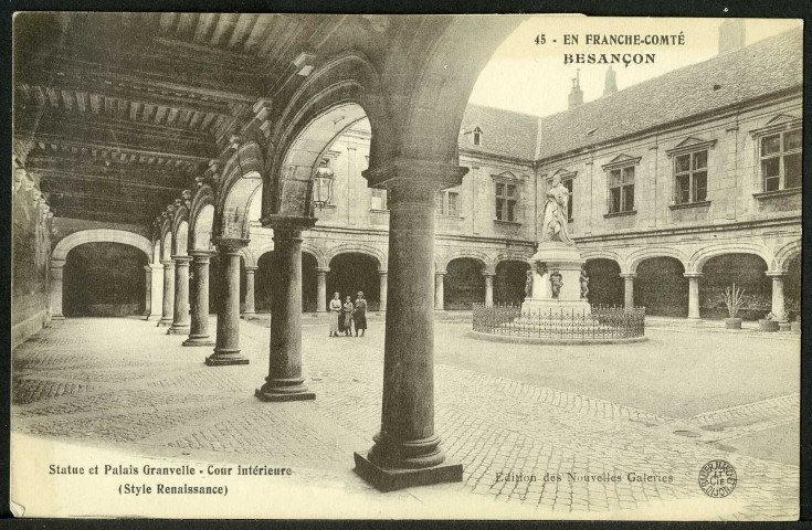 Statue et cour intérieur du palais Granvelle