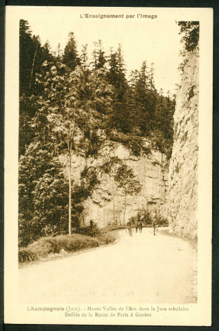 Haute vallée de l'Ain dans le Jura tabulaire