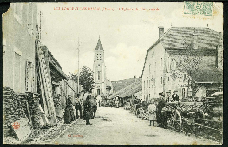 L'église et la rue centrale