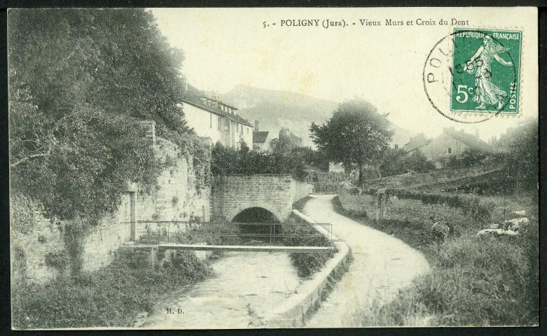 Vieux murs et Croix du Dan
