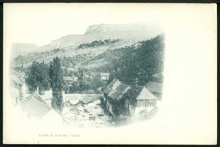 Cascade et vieux pont sur la Loue