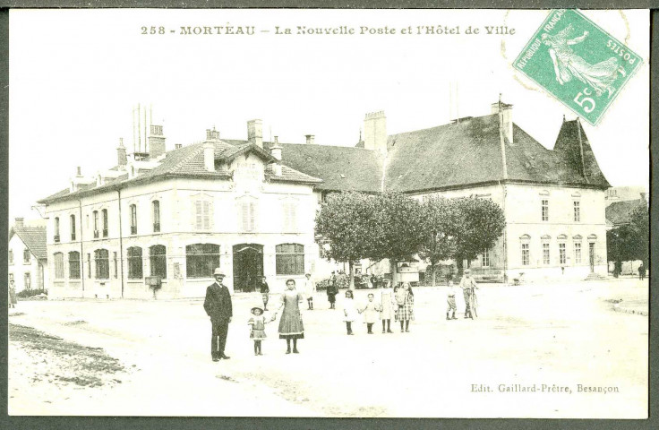 La nouvelle poste et l'hôtel de ville