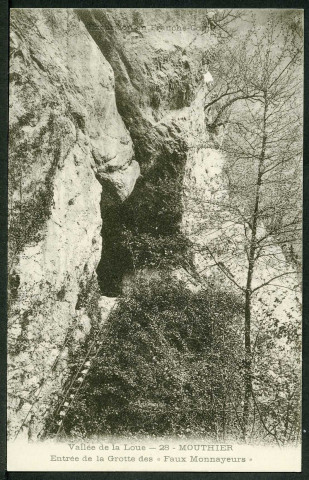 Mouthier. Entrée de la Grotte des "Faux Monnayeurs"