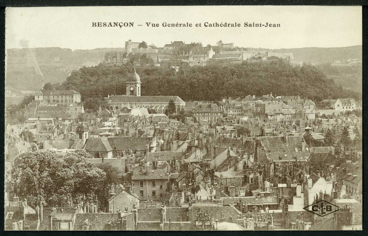 Vue générale et cathédrale Saint-Jean