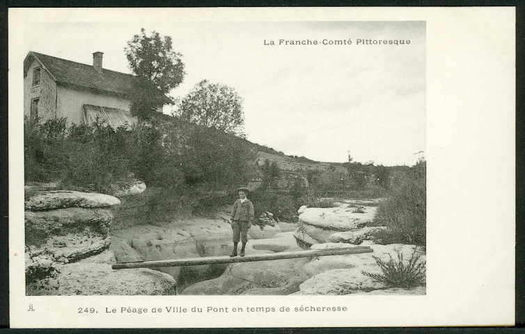 Le péage de Ville-du-Pont par temps de sécheresse