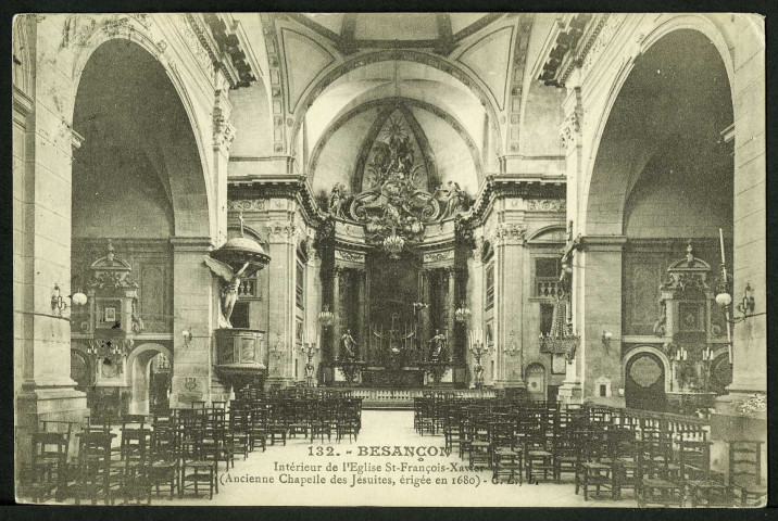 Intérieur de l'église Saint-François-Xavier