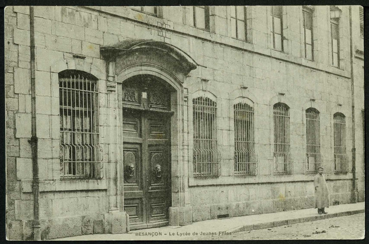 Lycée de jeunes filles, entrée du lycée